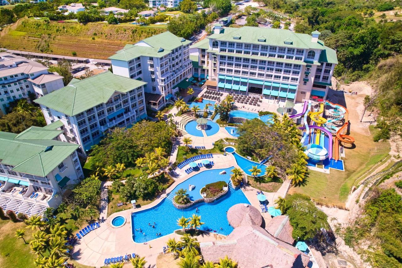 Gran Evenia Bijao Hotel Santa Clara  Exterior photo Aerial view of the hotel