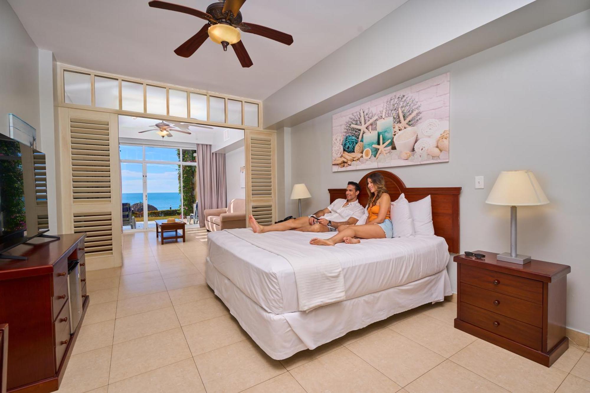 Gran Evenia Bijao Hotel Santa Clara  Exterior photo A bedroom at the Iberostar Grand Hotel Bávaro