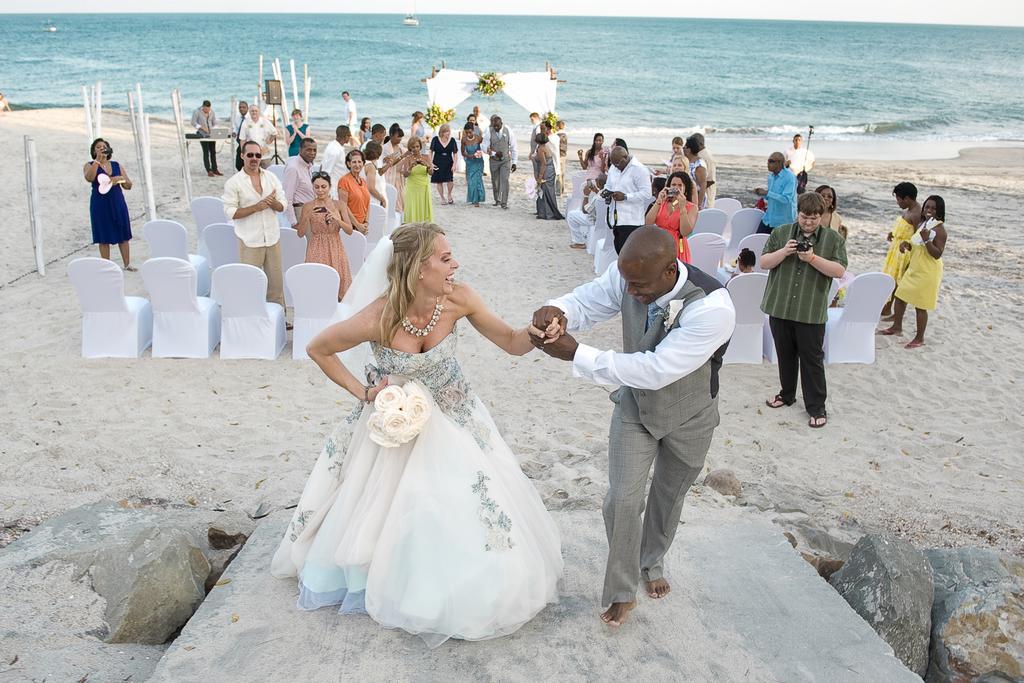 Gran Evenia Bijao Hotel Santa Clara  Exterior photo A beach wedding in Jamaica