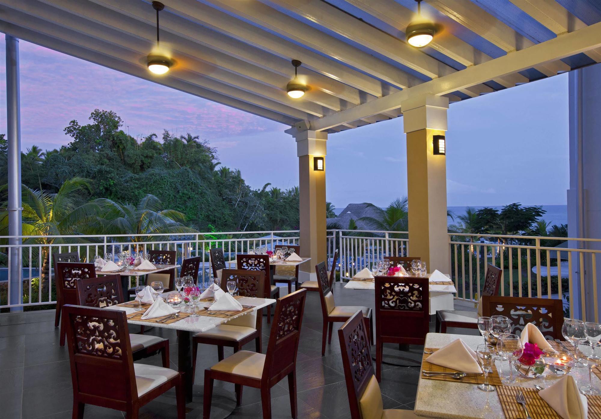 Gran Evenia Bijao Hotel Santa Clara  Restaurant photo The restaurant at the hotel